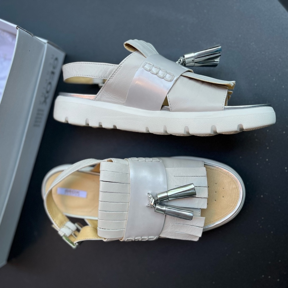 GEOX RESPIRA Moccasin Style Leather Sandals white with silver tassels NWT